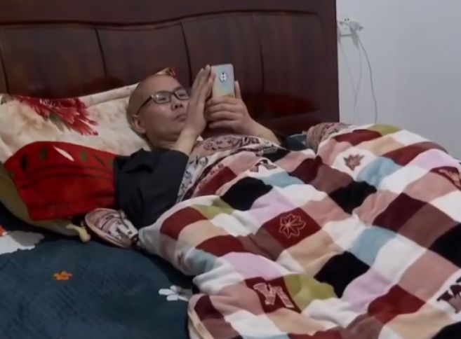 轮流抚养的抚养权归谁 轮流抚养的抚养权归谁