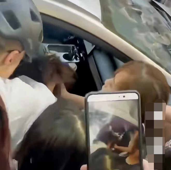 出轨的女人有哪些表现 出轨的女人有哪些表现